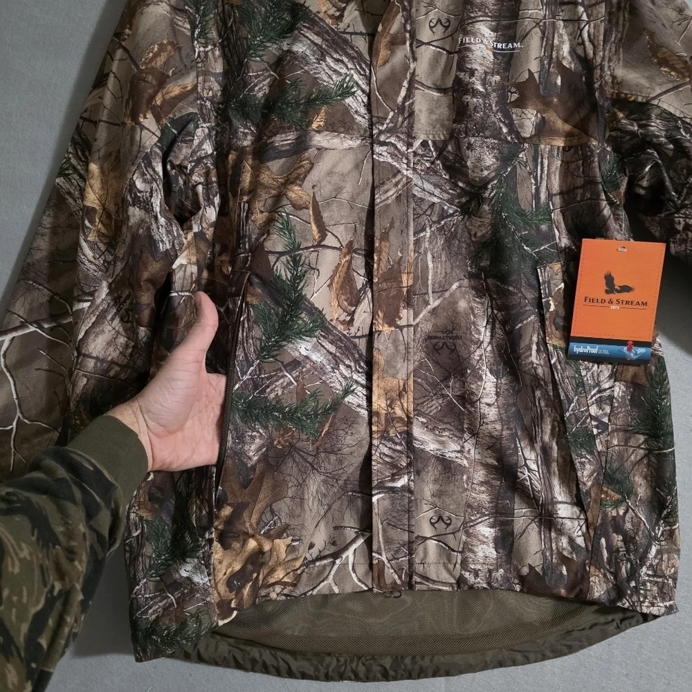 NWT Field & Stream Mens RealTree Hydroproof Camo Rain Jacket Size Medium